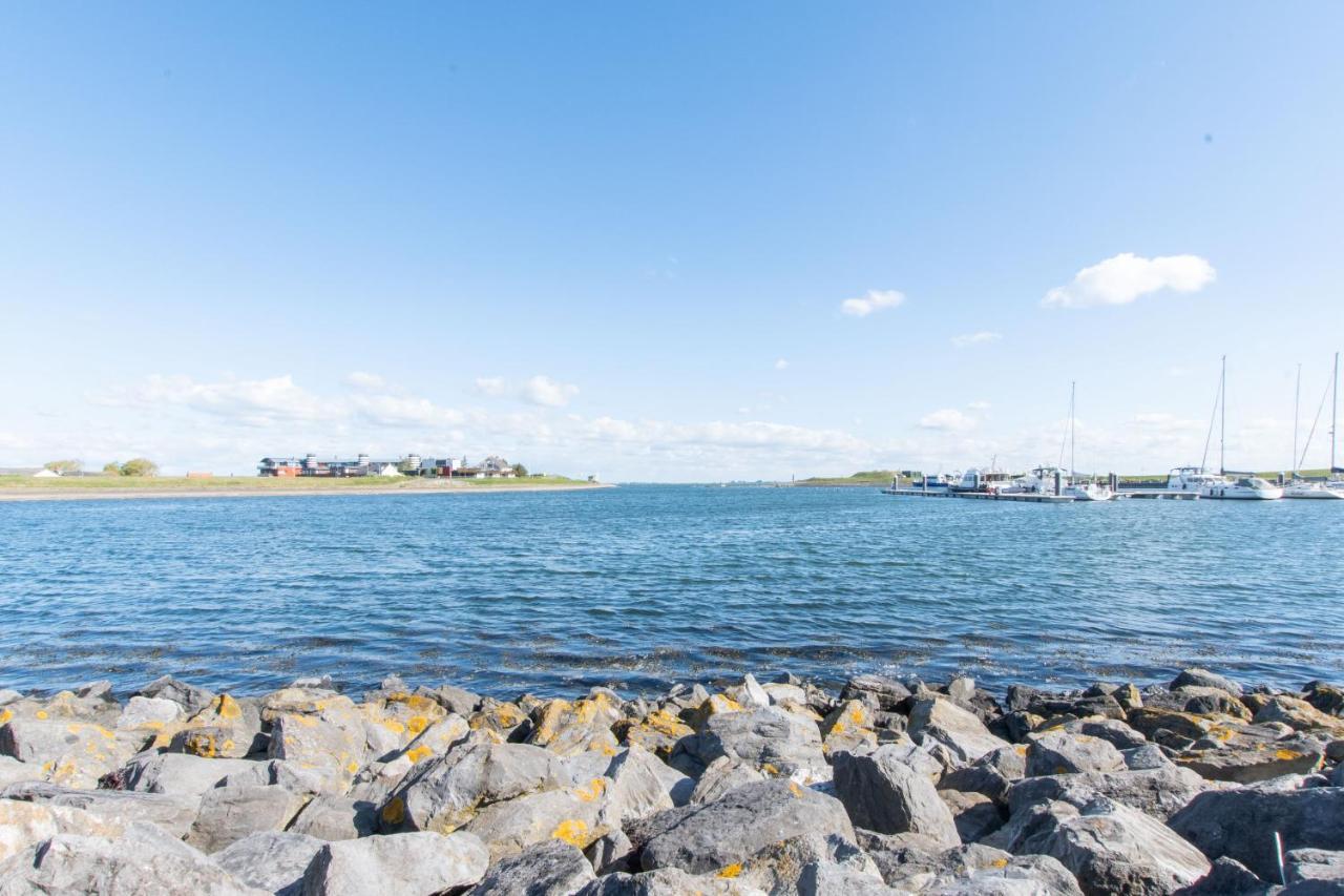 Holiday home Middensluis 7